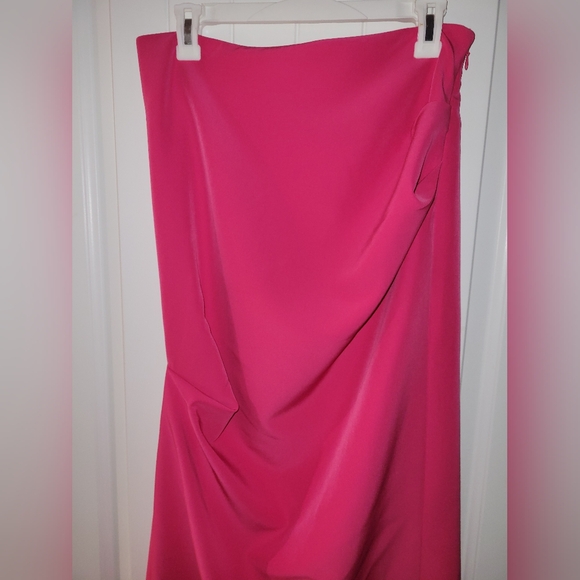 New York and Company Tech Knit Skirt Hot Pink NWT Size 8 - Picture 2 of 3